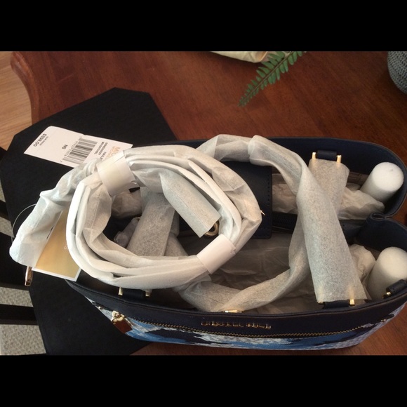 MK Hailee Md Navy Satchel with Sm Navy Wallet - Picture 3 of 7